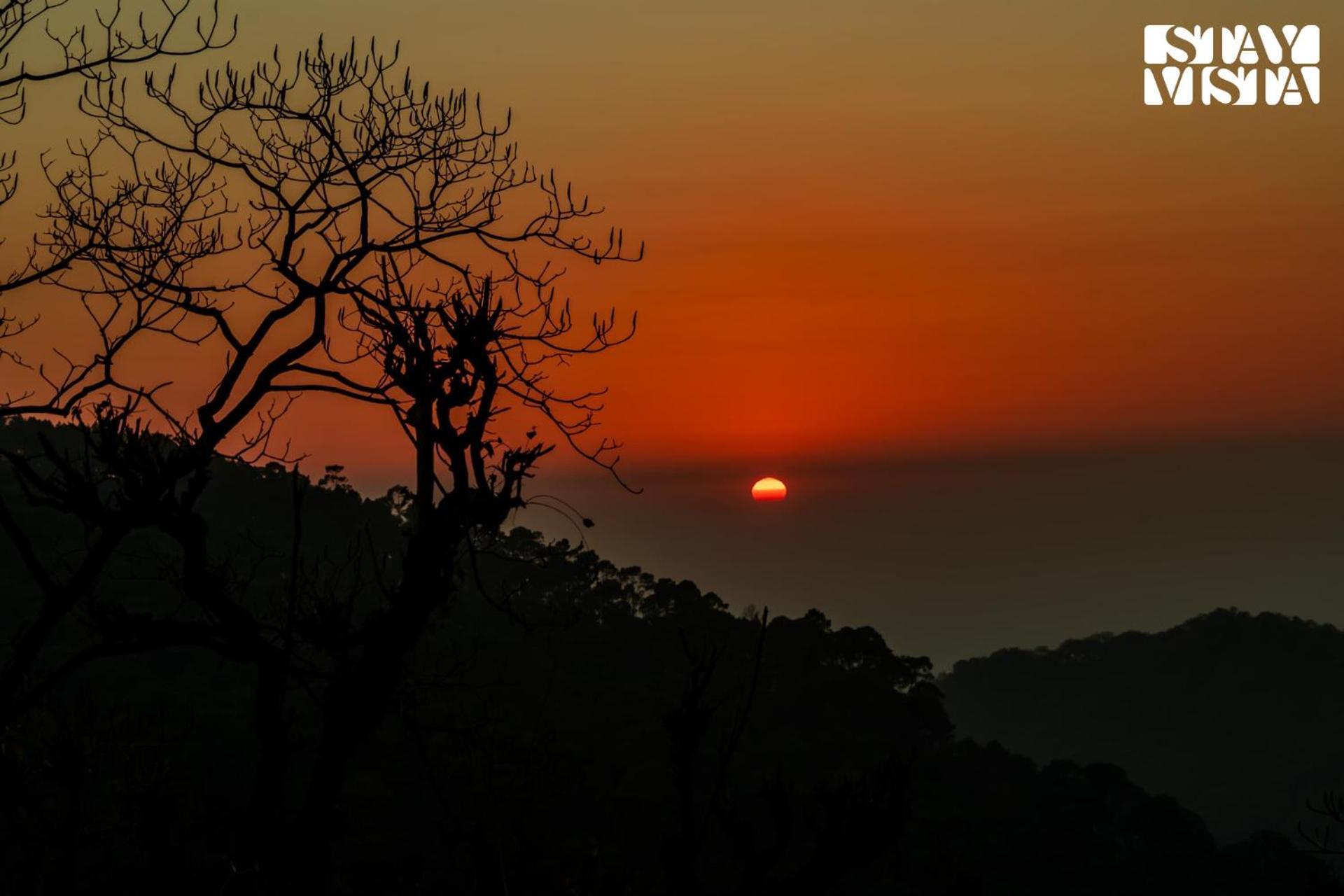 Stayvista At Sunset Springs With Pool & Views Nainital Exterior foto