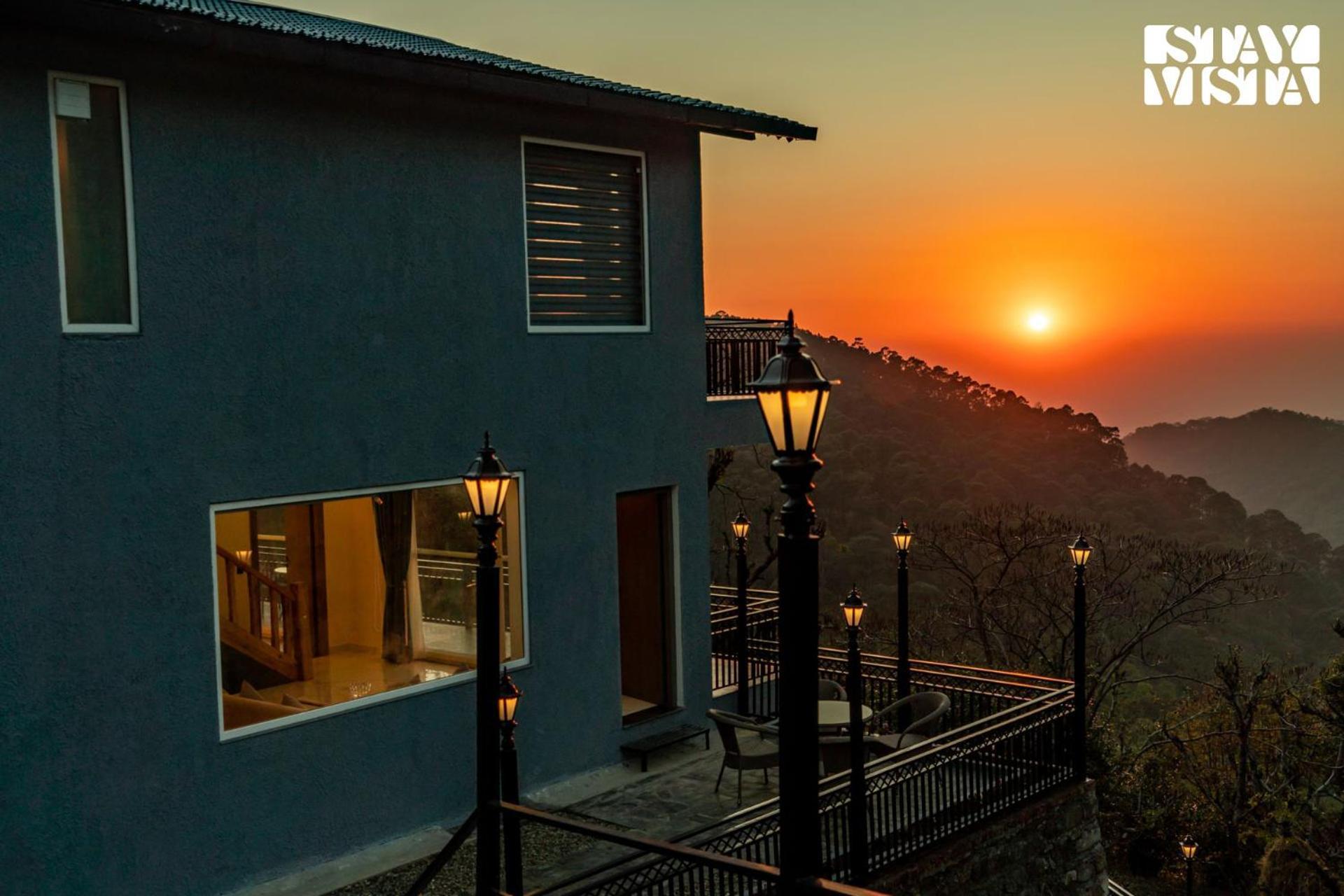 Stayvista At Sunset Springs With Pool & Views Nainital Exterior foto